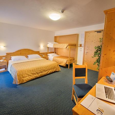 פאיו Hotel Cristallo מראה חיצוני תמונה